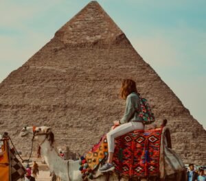 For everyday sightseeing, loose and breathable clothing is practical.