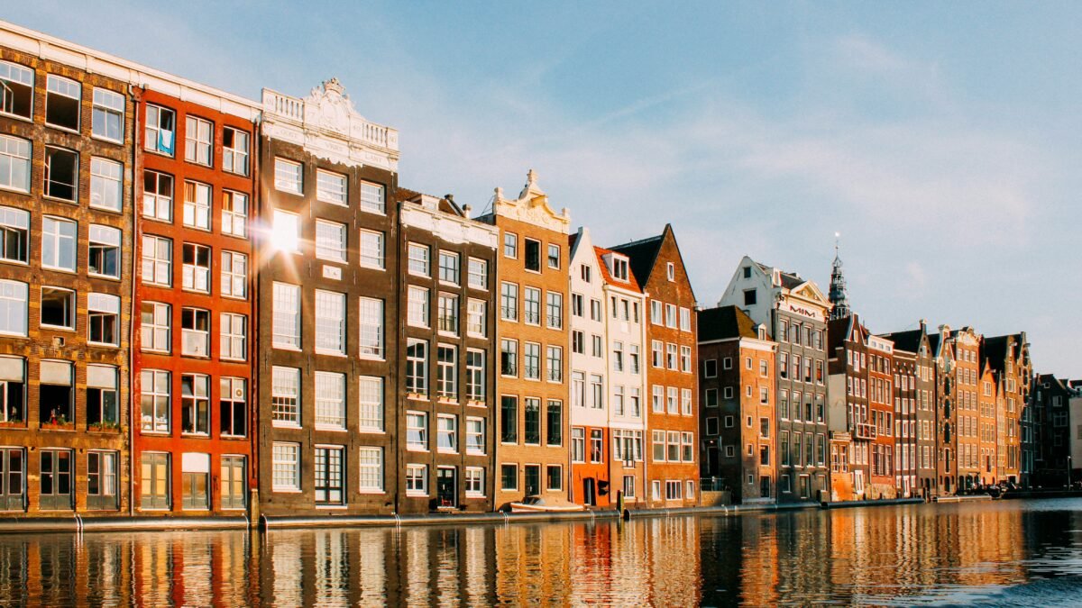 Amsterdam Solo Female Travel: Safety, Tips & 3-Day Guide